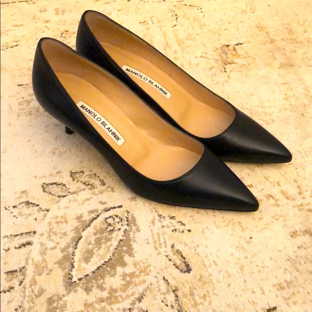 Manolo Blahnik 1 inch BB pump